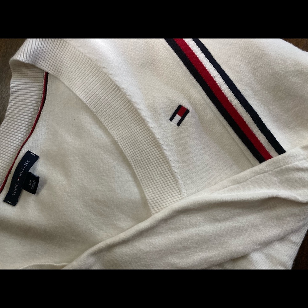 Tommy Hilfiger Pull Over V neck Sweater
